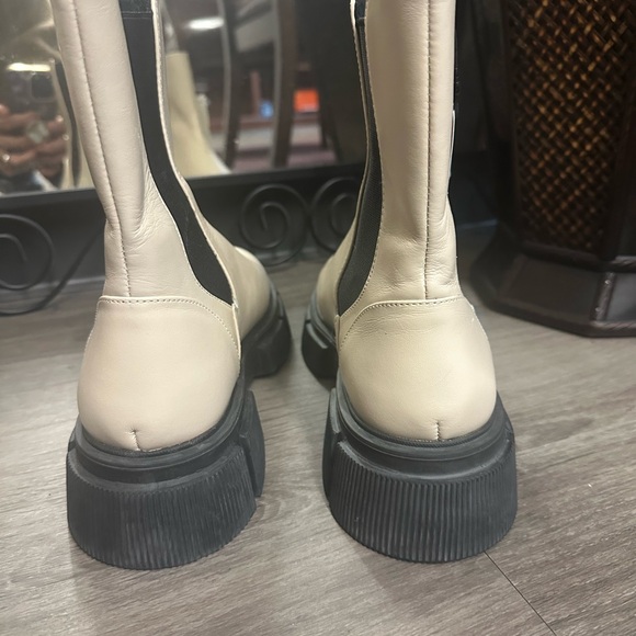 ZARA WOMEN CREAM WITH BLACK CHUNKY SOLE Ankle Boots retail 119.00 - Picture 9 of 9